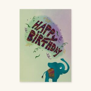 Happy Birthday-kaart met feestelijk turquoise olifantje en slingers, volledig zichtbaar in A6-verhouding op een rustige lichte achtergrond.
