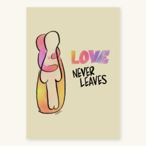 Warme omhelzing met de tekst Love never leaves